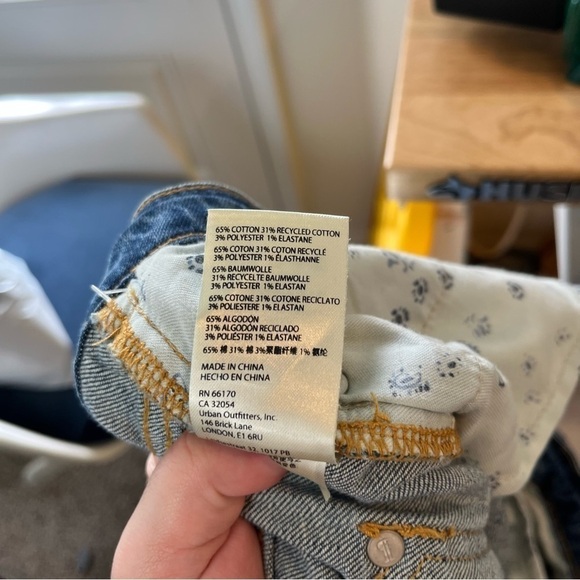 Anthropologie Pilcro Distressed Straight Leg Medium Wash Blue Jeans Size 31 - Picture 6 of 6